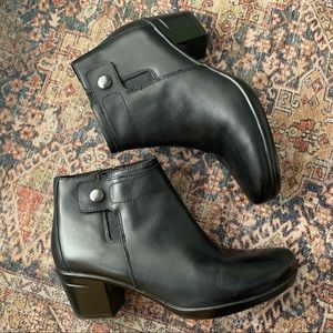Clarks Emslie Jada waterproof boots